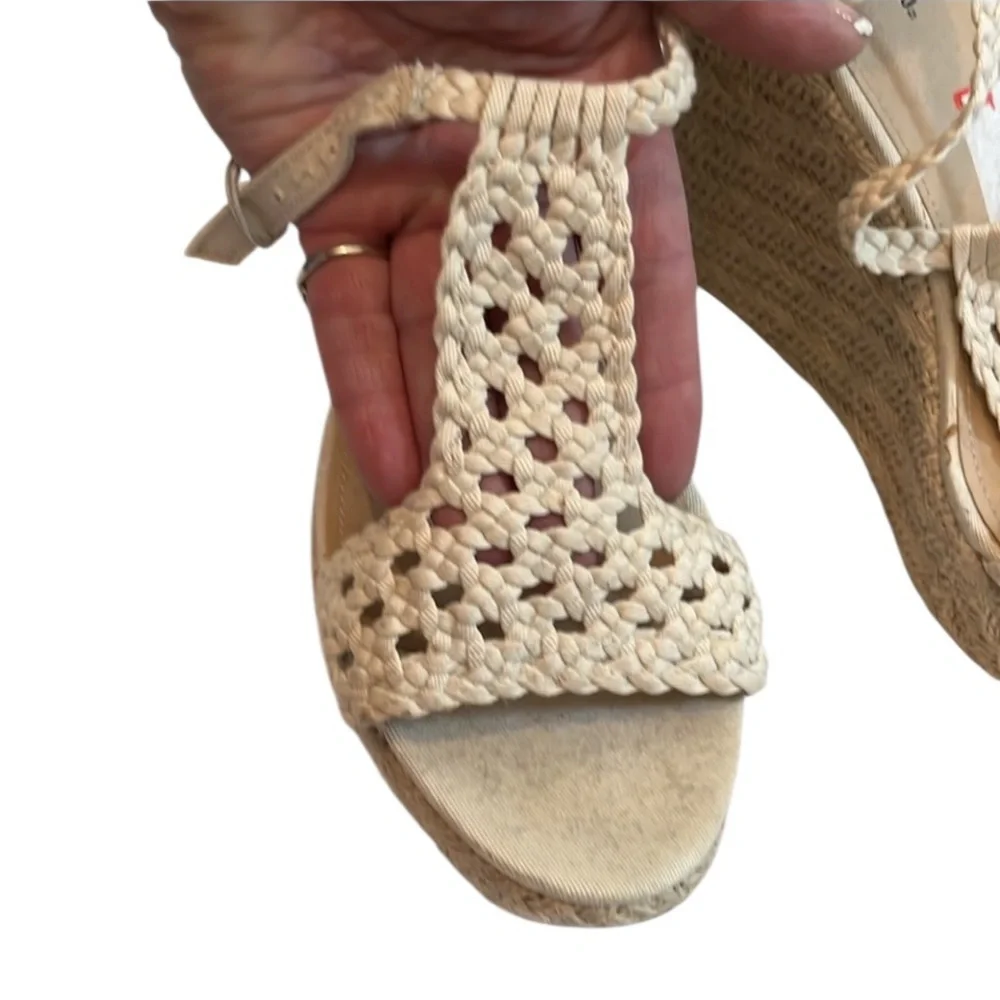 Mossimo Supply Co. Size 10 Ivory platform heels macrame look